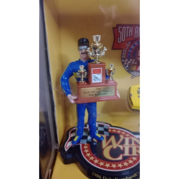 Winners Circle Starting Lineup Figure Dale Earnhardt 1986 Championship Legacy - Picture 6 of 7